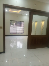 10 MARLA UPPER PORTION AVAILABLE FOR RENT