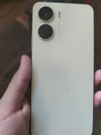 4/64 with box and charger