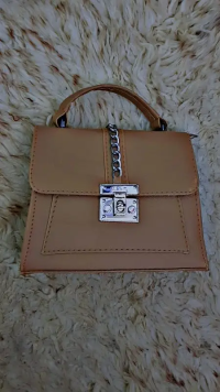 "Elegant Allure: Premium Leather Handbag for Timeless Style"