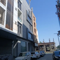 2000sqf like brand new office 4th floor with lift available for rent