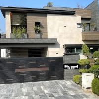 Triple Storey Mumtaz City 08 Marla House For Sale