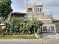 1 Kanal House Ideally Situated In Marghzar Officers Colony